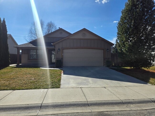 Building Photo - Lovely Meridian Home