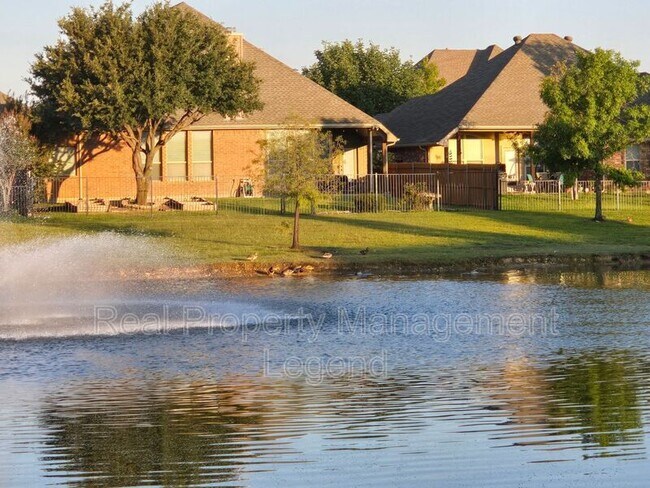 Building Photo - 5100 Brookside Dr