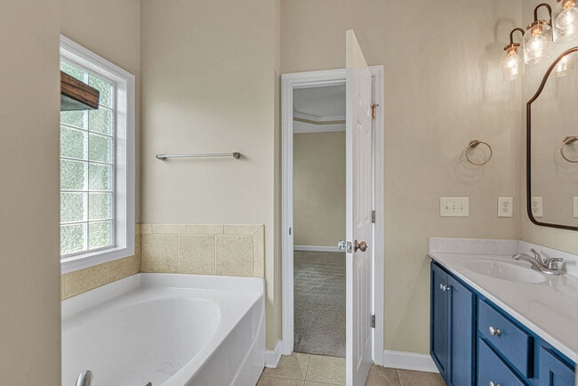 Building Photo - 238 Silver Hills Dr