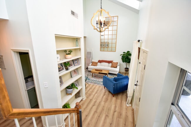 Building Photo - 1204 Edenbridge Way