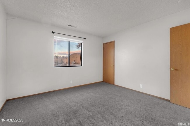 Building Photo - 4985 W 7th St