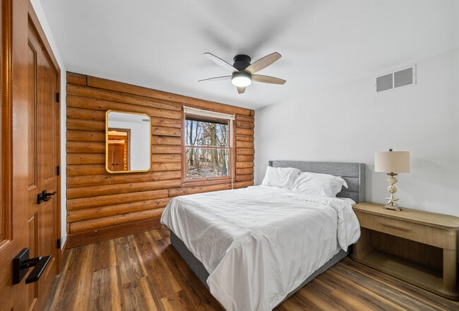 Building Photo - N1508 Wildwood Rd