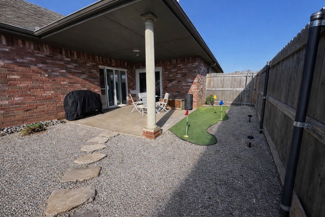 Building Photo - 5400 Flo Dr