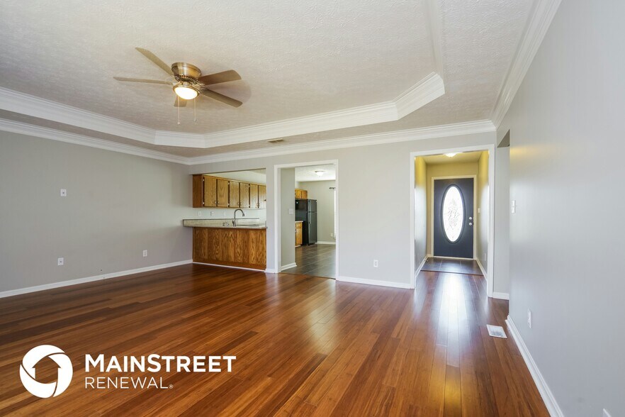 Building Photo - 5220 Plume Dr