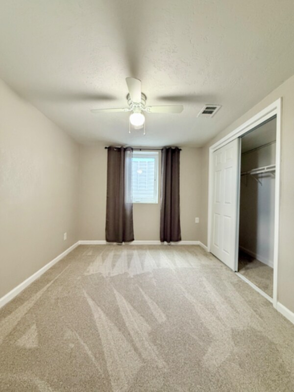 Building Photo - 1601 27th Ave