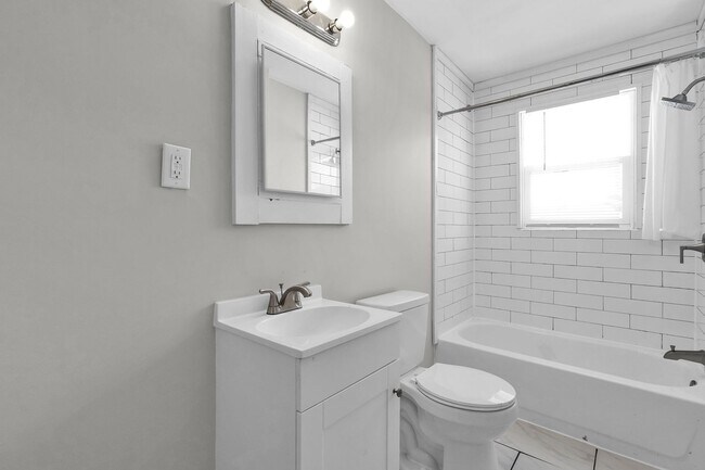 Building Photo - 1576-1578 Arlington Ave