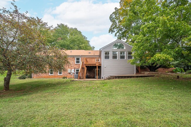 Building Photo - 4 Bedroom Home in Boonsboro/Bedford County