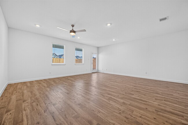 Building Photo - 3511 Goldfinch Wds Dr
