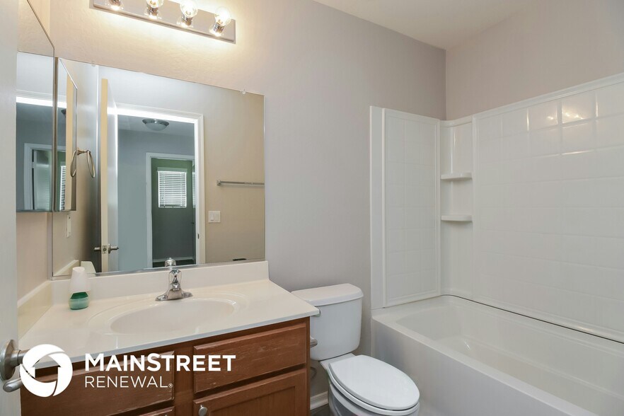 Building Photo - 3806 S 54th Glen