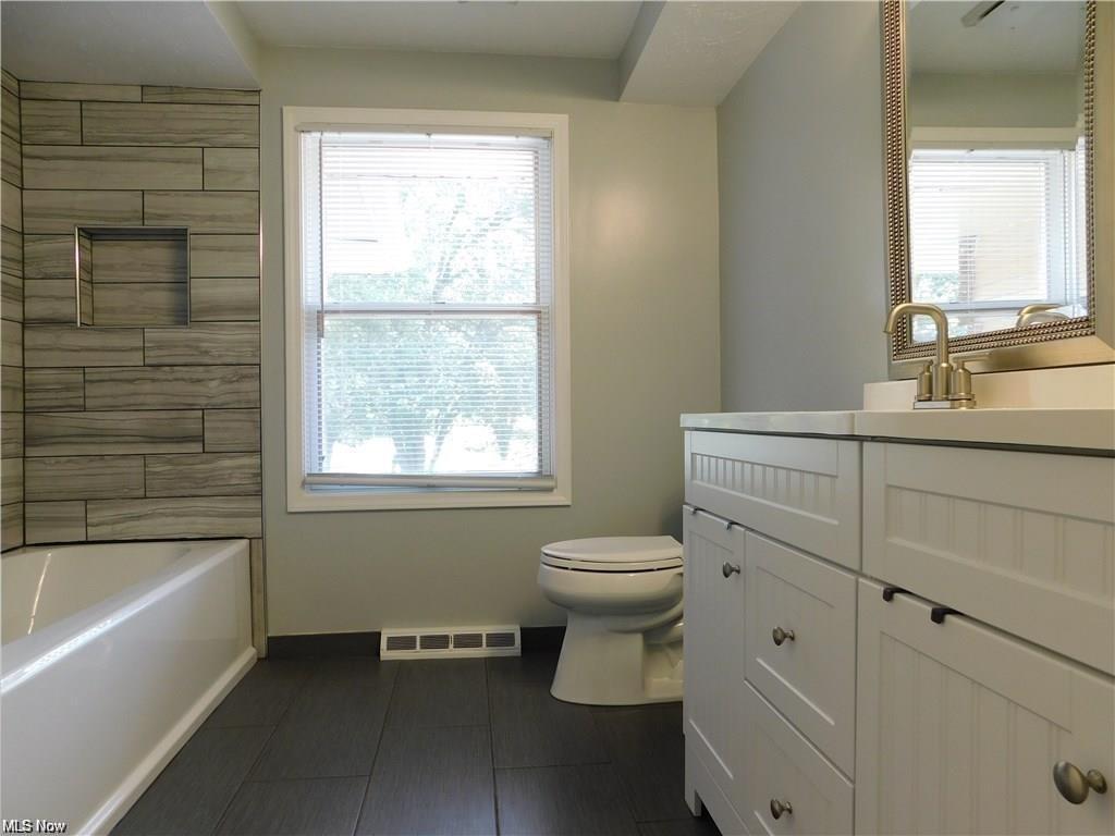 Building Photo - 37445 Fawn Path Dr