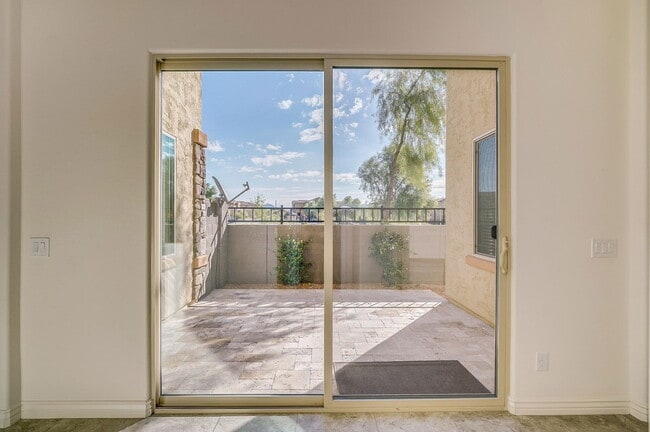 Building Photo - 4529 E Vista Bonita Dr