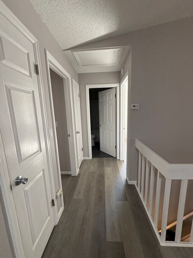 Building Photo - Newly Remodeled 3 Bedroom 2 Bath Home on Huge Corner Lot