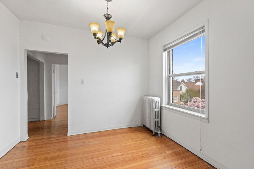 Building Photo - 4505 N Greenview Ave