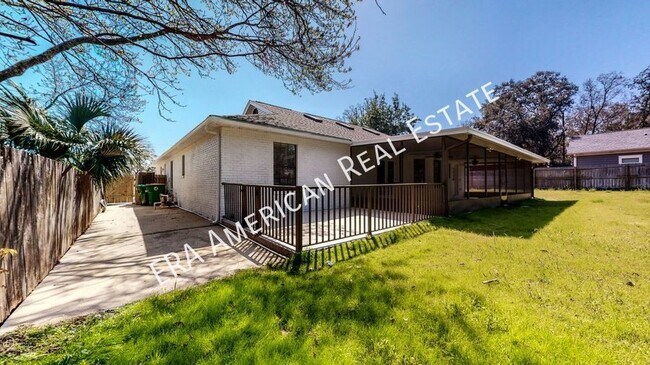 Building Photo - 18 Meigs Dr