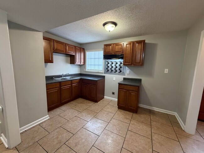 Building Photo - 4073 Arrowhead Rd