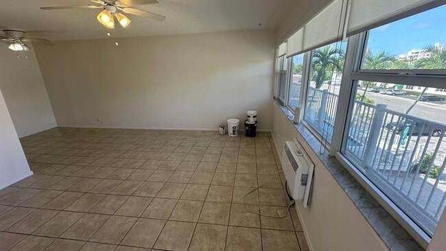 Building Photo - 625 Antioch Ave