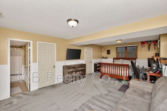 Building Photo - 260 Windfield Pkwy