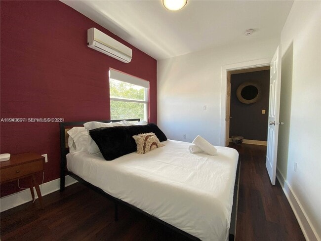 Building Photo - 274 NW 32nd St