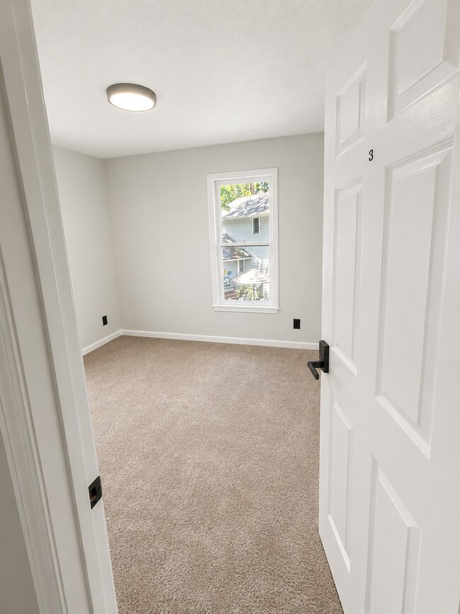 Building Photo - Private Room for Rent in a Shared Home!