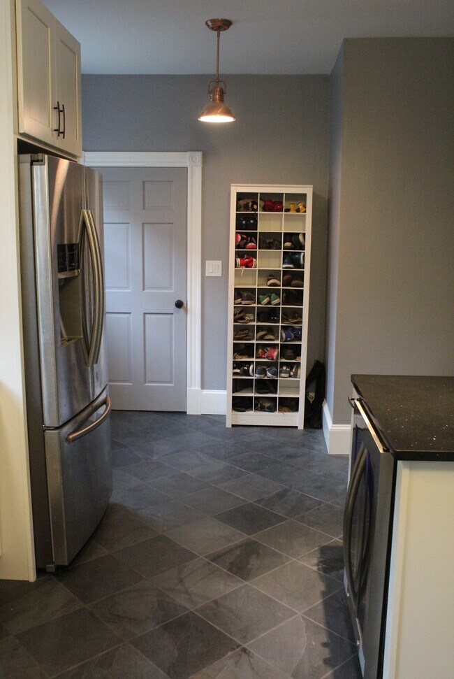 Building Photo - 36 Hudson St