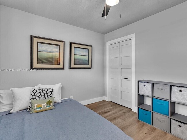 Building Photo - 9340 Lagoon Pl