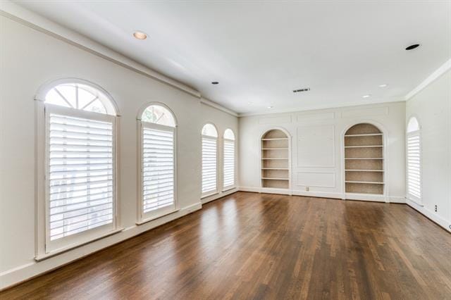Building Photo - 4541 N Versailles Ave