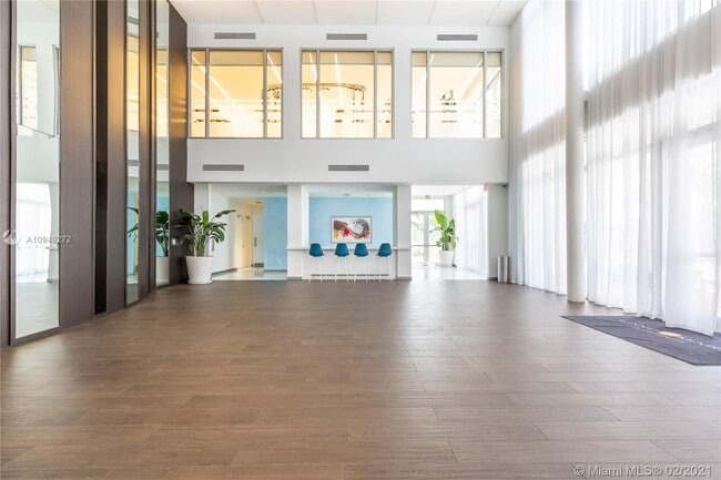 Building Photo - 6611 NW 105th Pl