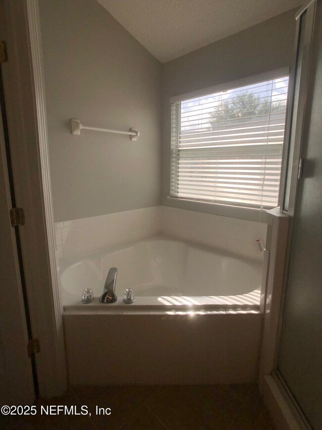 Building Photo - 3566 White Cow Ct