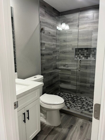 Building Photo - 6911 Venus Dr