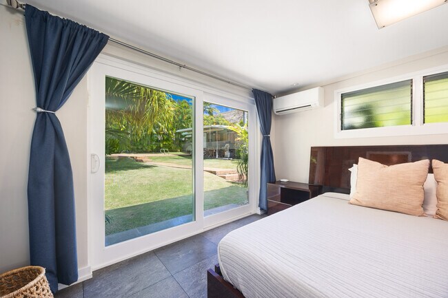 Building Photo - 456 Portlock Rd