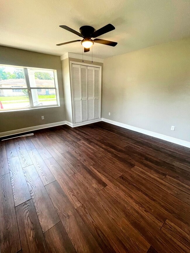 Building Photo - Stylish 3-Bedroom Bungalow Near Downtown Tampa - AVAILABLE ON JULY 5TH