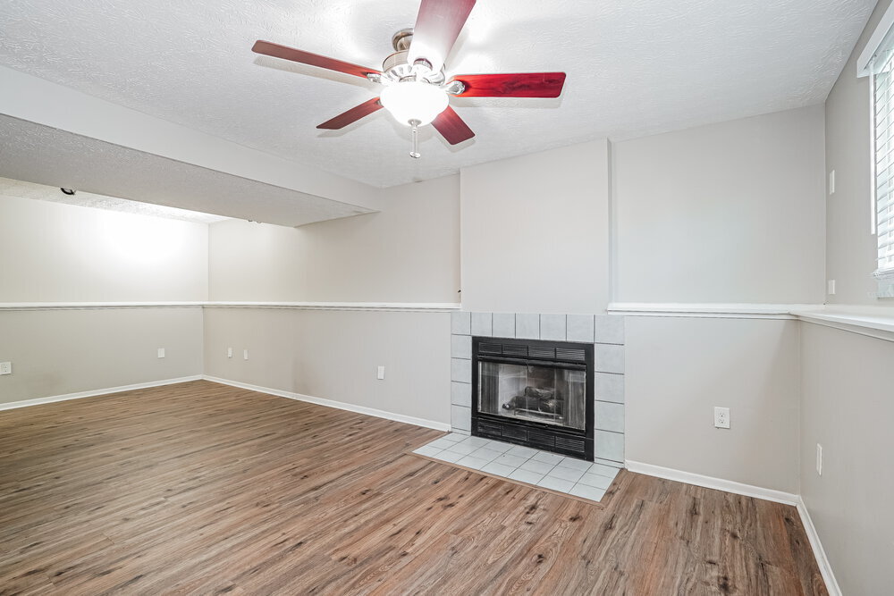 Building Photo - 794 Wallinger Dr