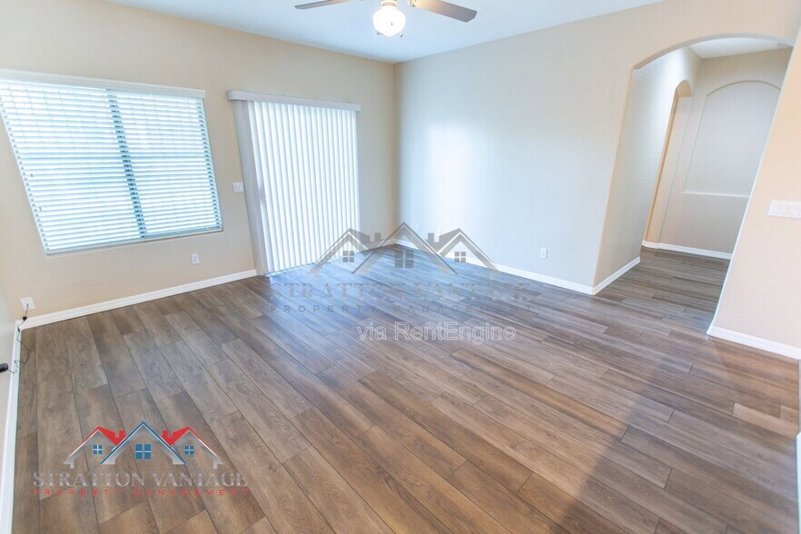Building Photo - 1532 E Apollo Rd