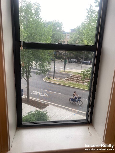 Building Photo - 1089 Beacon St