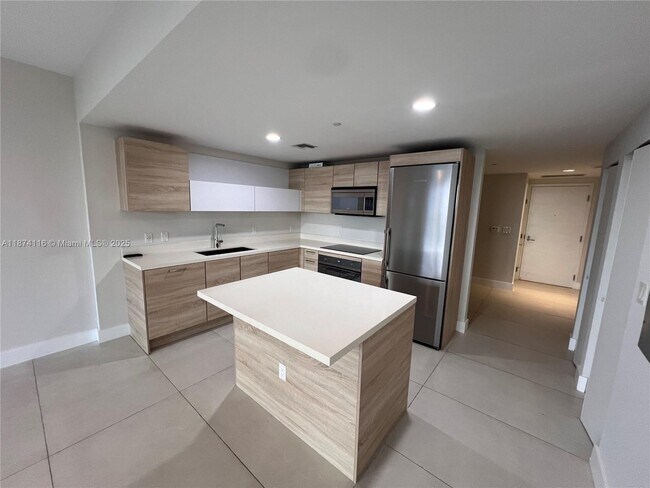 Building Photo - 16385 Biscayne Blvd