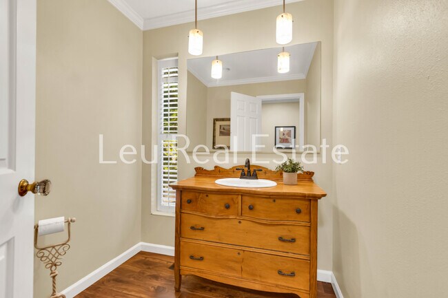 Building Photo - 6811 Beaver Pond Rd