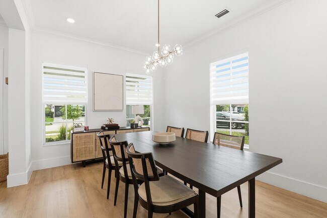 Building Photo - 655 Hookline Cir