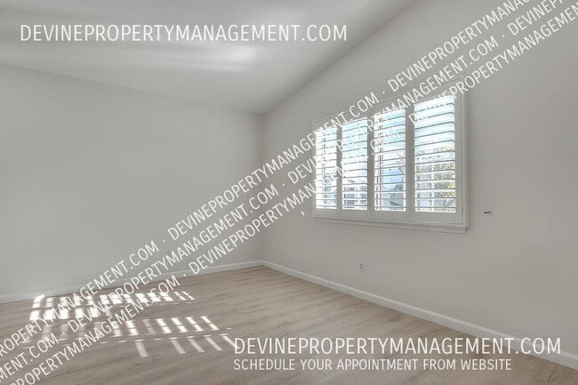 Building Photo - 902 California Privado