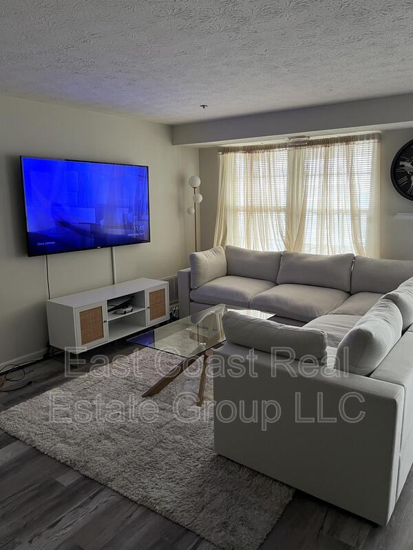 Building Photo - 615 Himes Ave