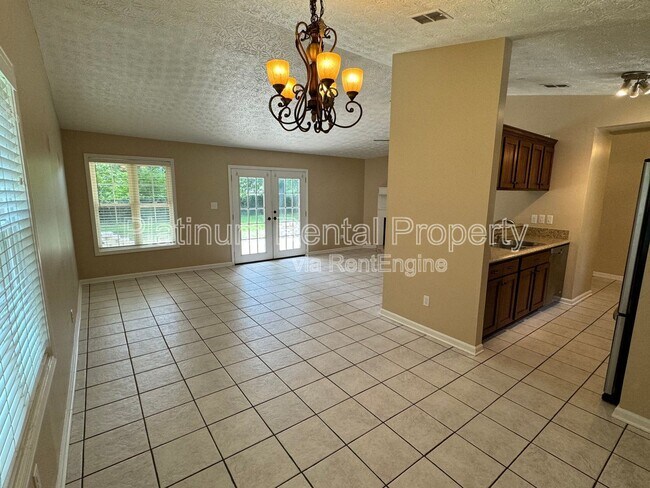 Building Photo - 2270 Turtle Club Dr NE
