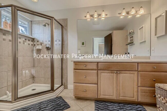 Building Photo - 6086 Simmons Dr