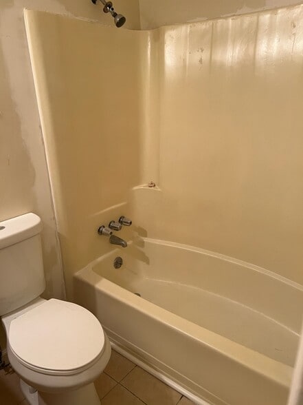 Building Photo - 2311 Bermuda Run Ct