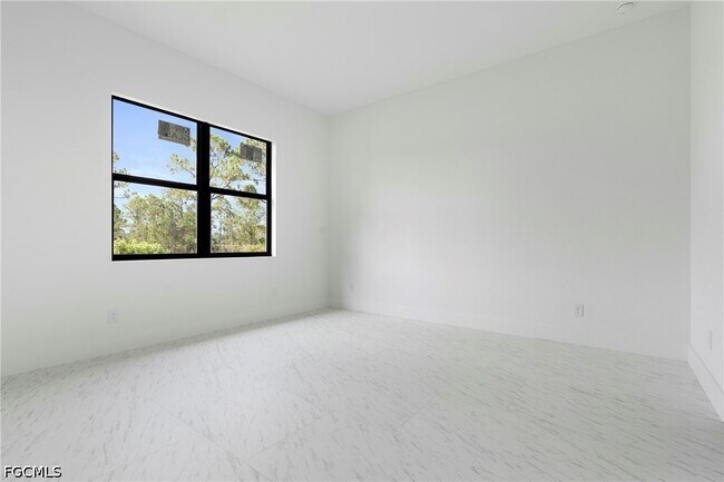 Building Photo - 3175 Sunshine Blvd N