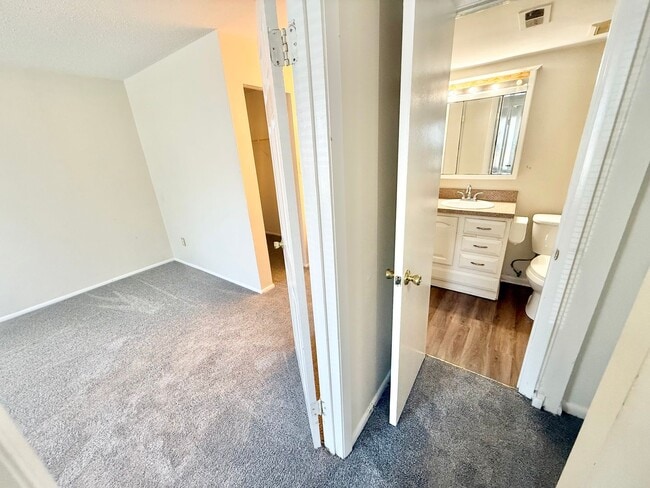 Building Photo - HURRY!!!***2 BED Condo/Downstairs unit/ W,S&T INCLUDED!!