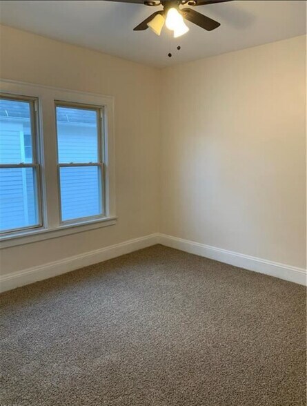 Building Photo - 2077 Lewis Dr