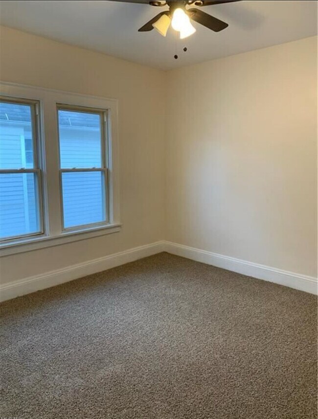 Building Photo - 2077 Lewis Dr