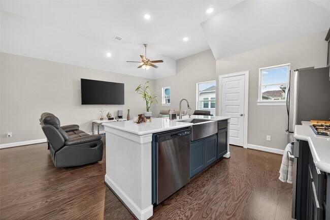 Building Photo - 11911 Briarwood Hill Way