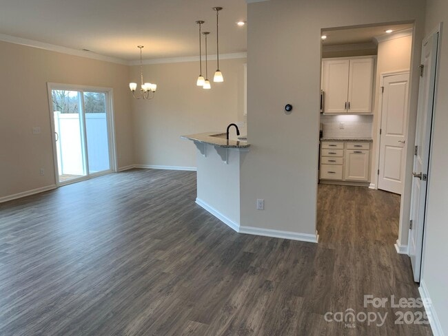 Building Photo - 23042 Clarabelle Dr