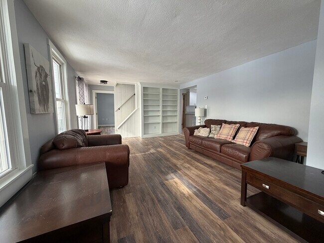 Building Photo - 12 Community Way