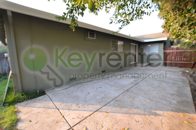 Building Photo - 9826 Libra Ave